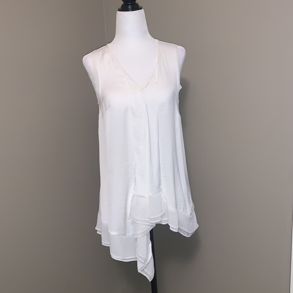 🎉HOST PICK🎉 Vera Wang sleeveless blouse - Picture 1 of 8
